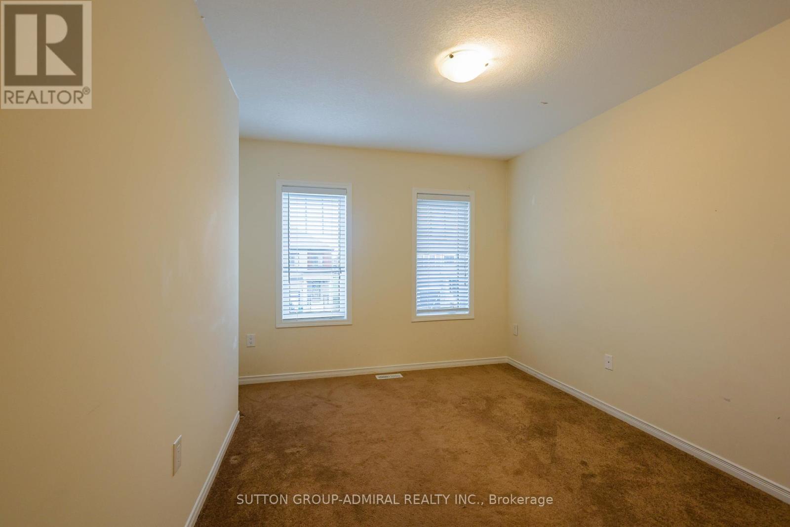 81 Oaktree Drive, Haldimand, Ontario  N3W 0C7 - Photo 12 - X12716210