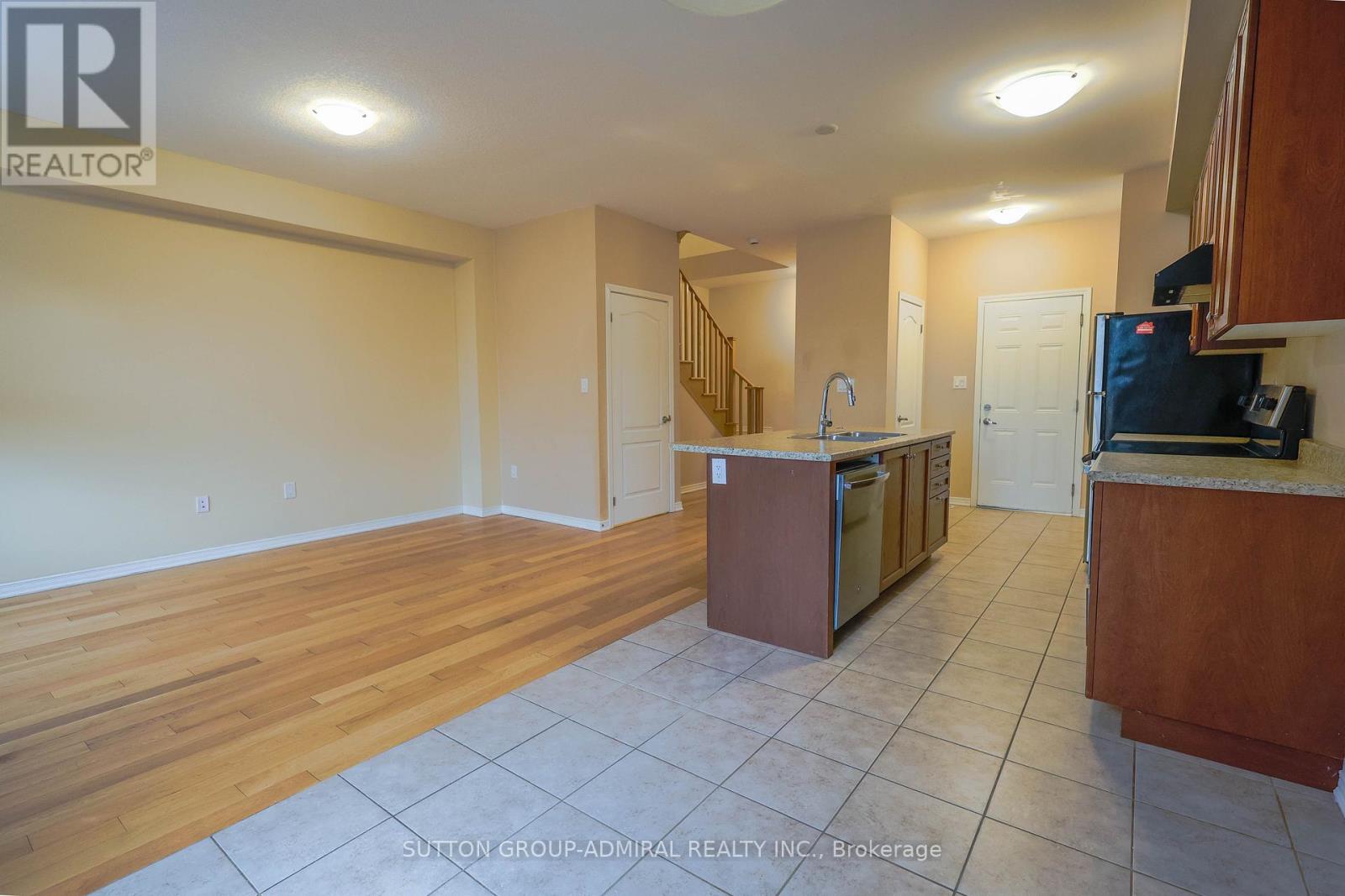 81 Oaktree Drive, Haldimand, Ontario  N3W 0C7 - Photo 19 - X12716210