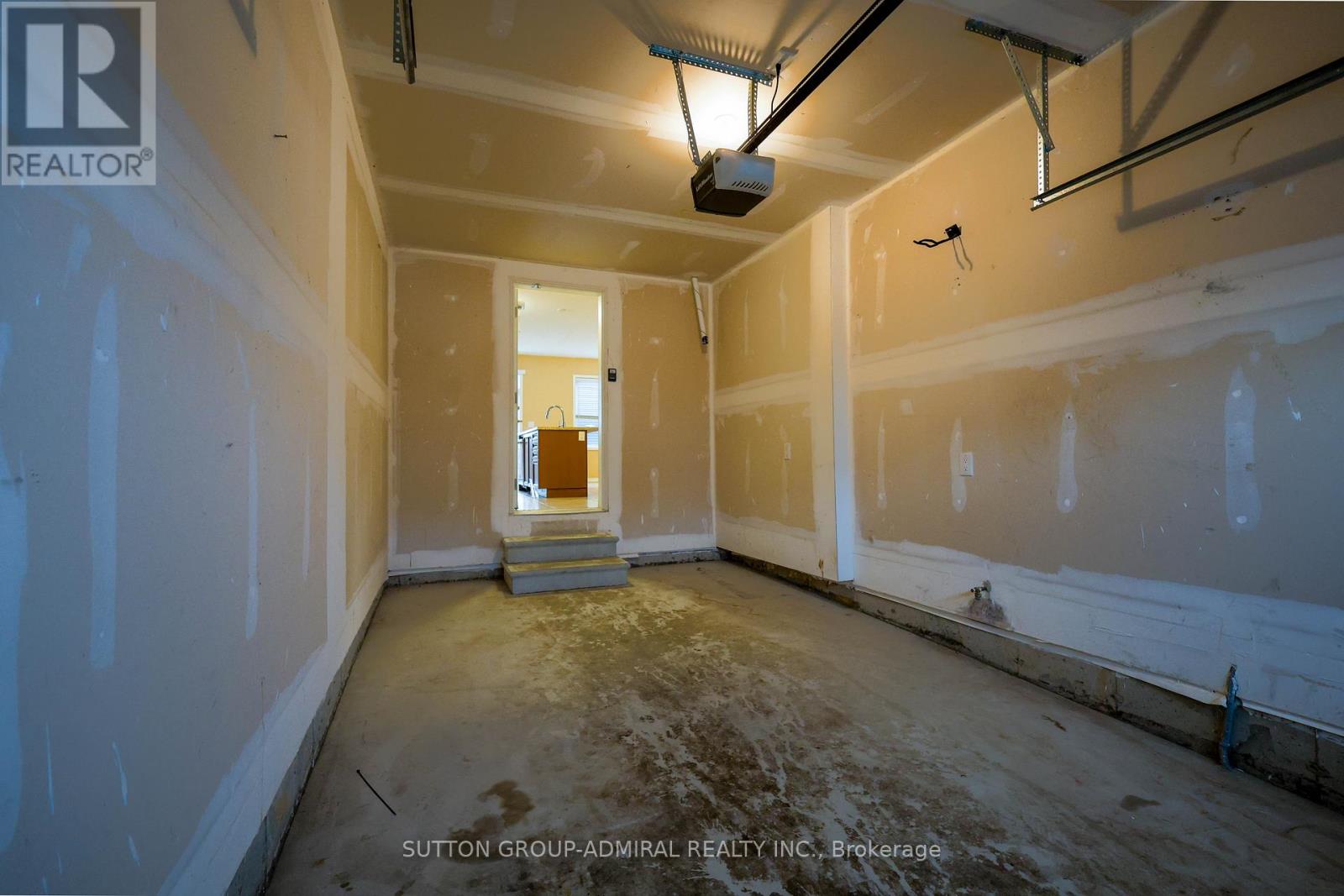 81 Oaktree Drive, Haldimand, Ontario  N3W 0C7 - Photo 27 - X12716210