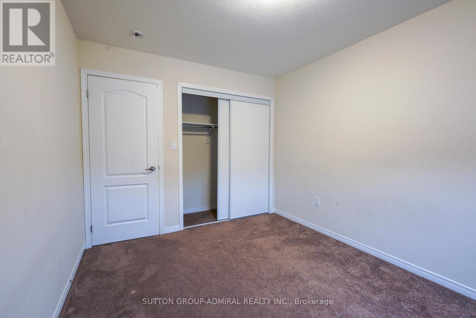 81 Oaktree Drive, Haldimand, Ontario  N3W 0C7 - Photo 8 - X12716210