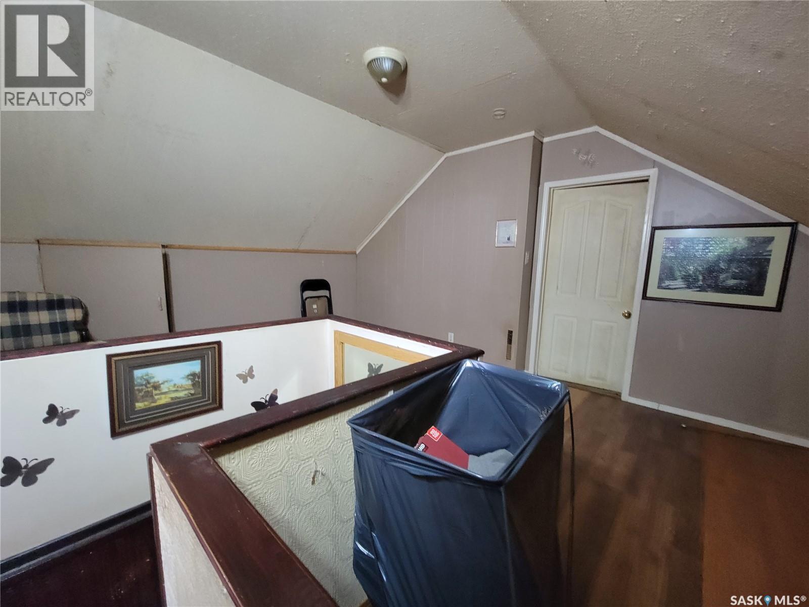 5203 & 5205 Press Avenue, Macklin, Saskatchewan  S0L 2S0 - Photo 12 - SK027132