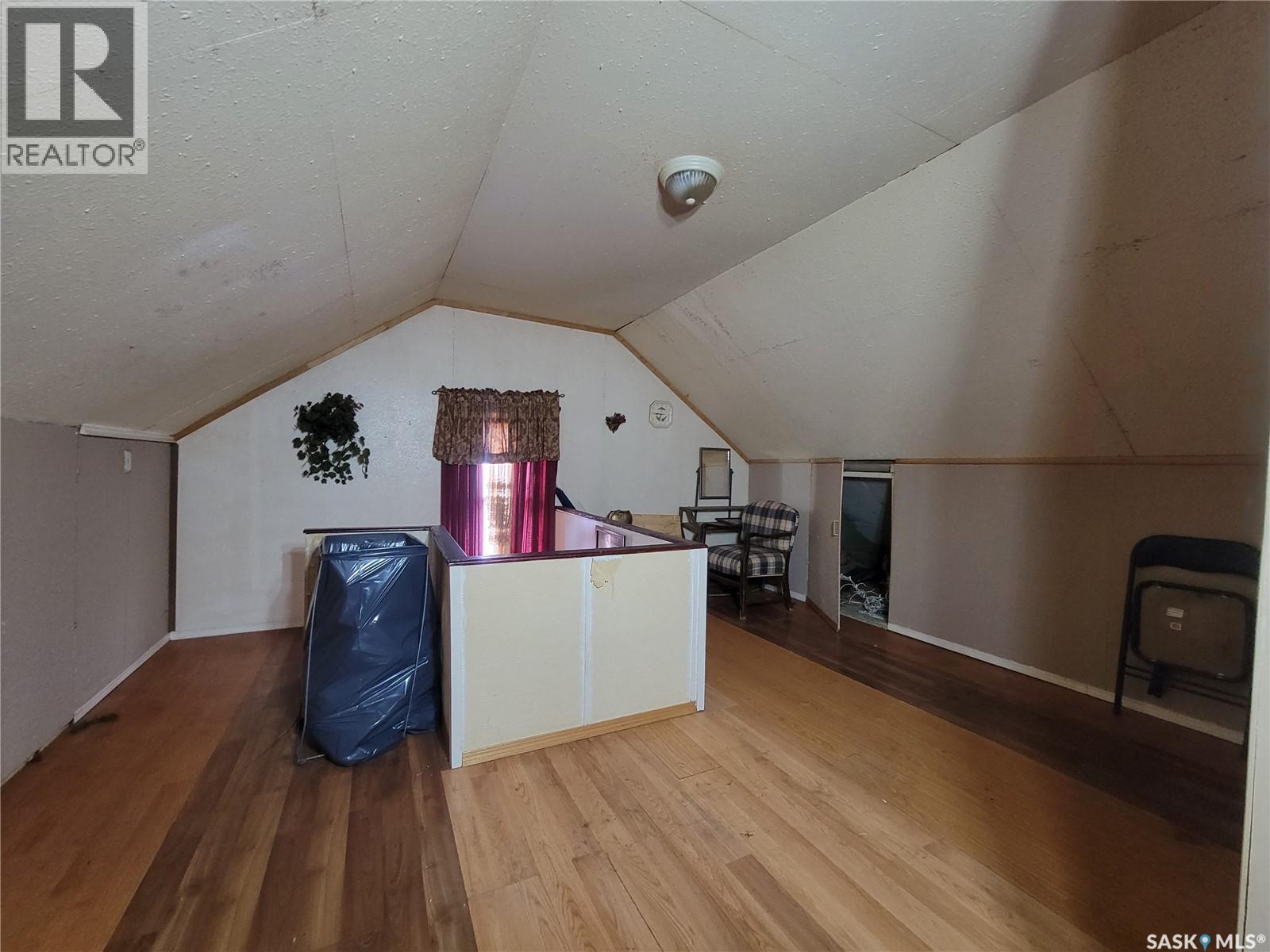 5203 & 5205 Press Avenue, Macklin, Saskatchewan  S0L 2S0 - Photo 13 - SK027132