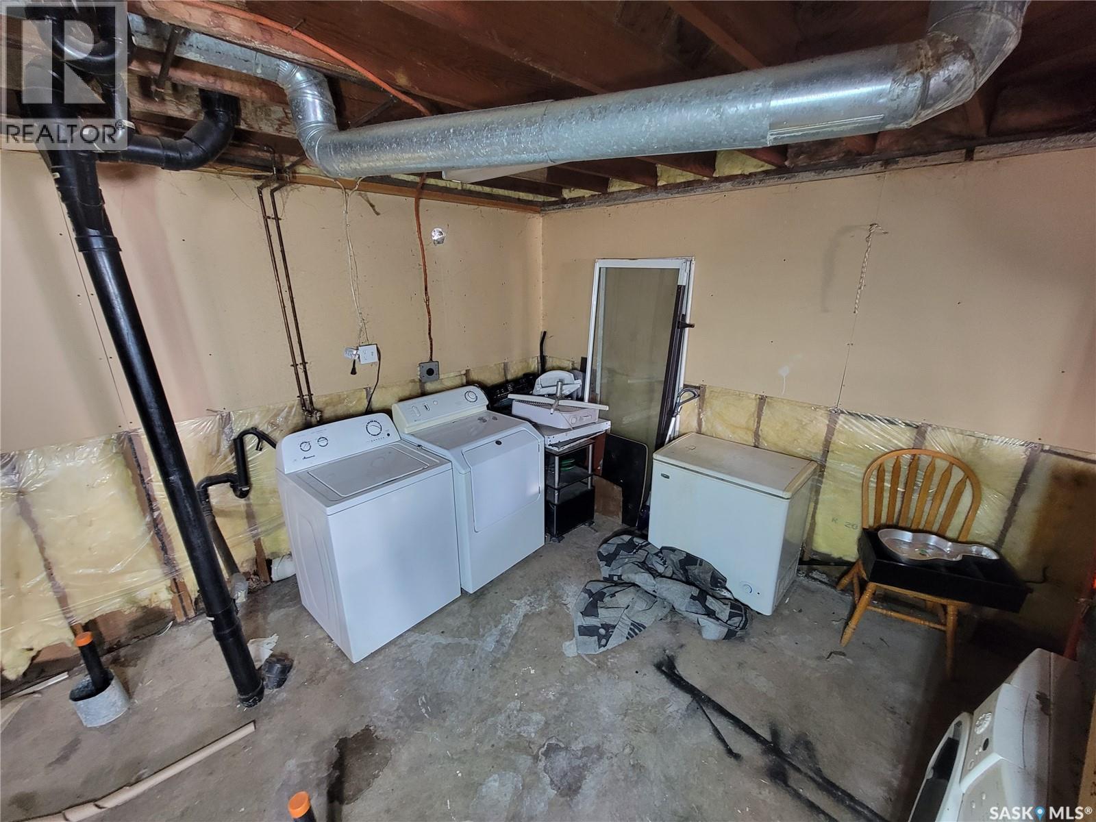 5203 & 5205 Press Avenue, Macklin, Saskatchewan  S0L 2S0 - Photo 16 - SK027132