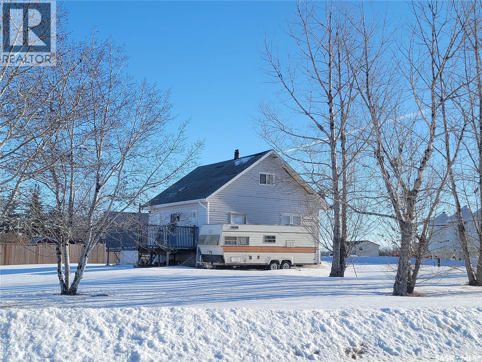 5203 & 5205 Press Avenue, Macklin, Saskatchewan  S0L 2S0 - Photo 21 - SK027132