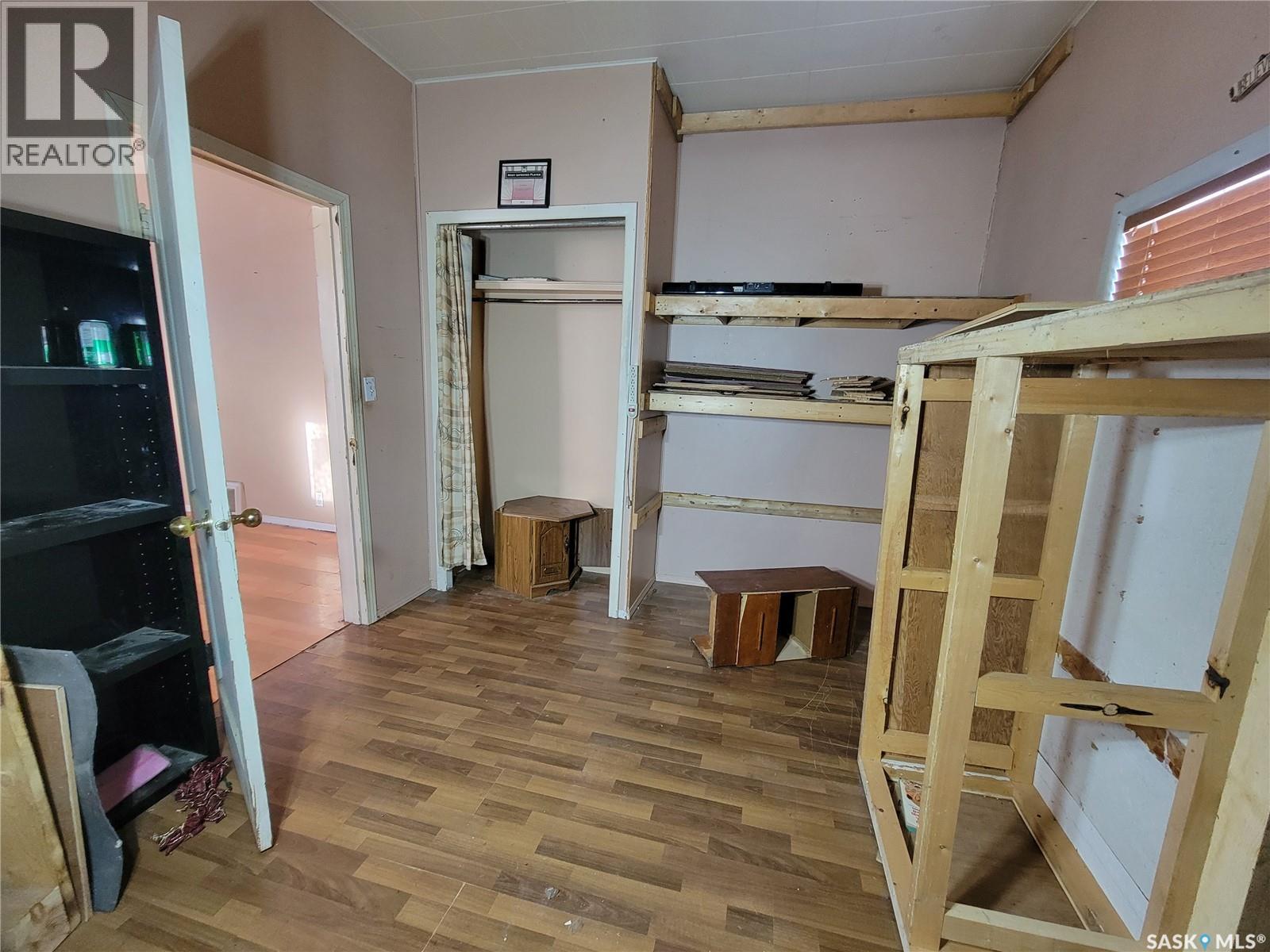 5203 & 5205 Press Avenue, Macklin, Saskatchewan  S0L 2S0 - Photo 9 - SK027132