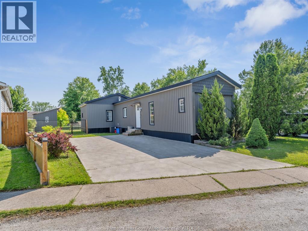 MLS# 26001587: 5 MAPLE DRIVE, McGregor, Canada