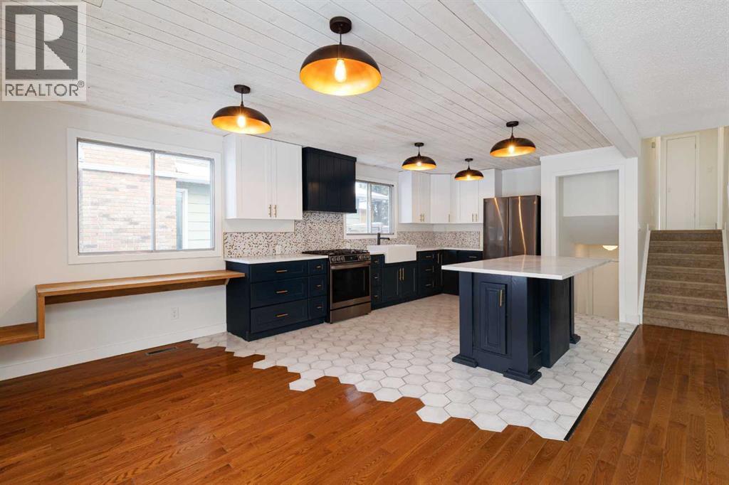 256 Queen Tamara Way Se, Calgary, Alberta  T2J 4E7 - Photo 13 - A2278377