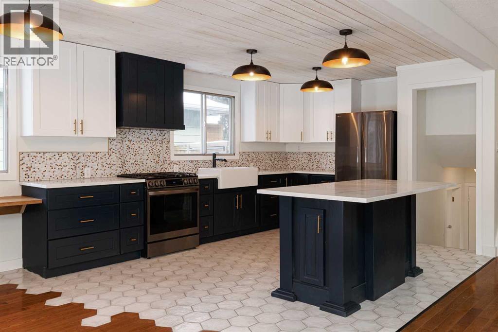 256 Queen Tamara Way Se, Calgary, Alberta  T2J 4E7 - Photo 14 - A2278377