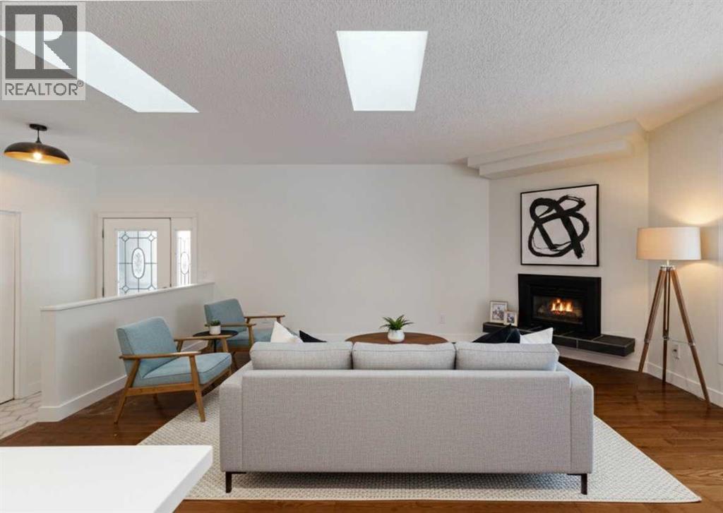 256 Queen Tamara Way Se, Calgary, Alberta  T2J 4E7 - Photo 6 - A2278377