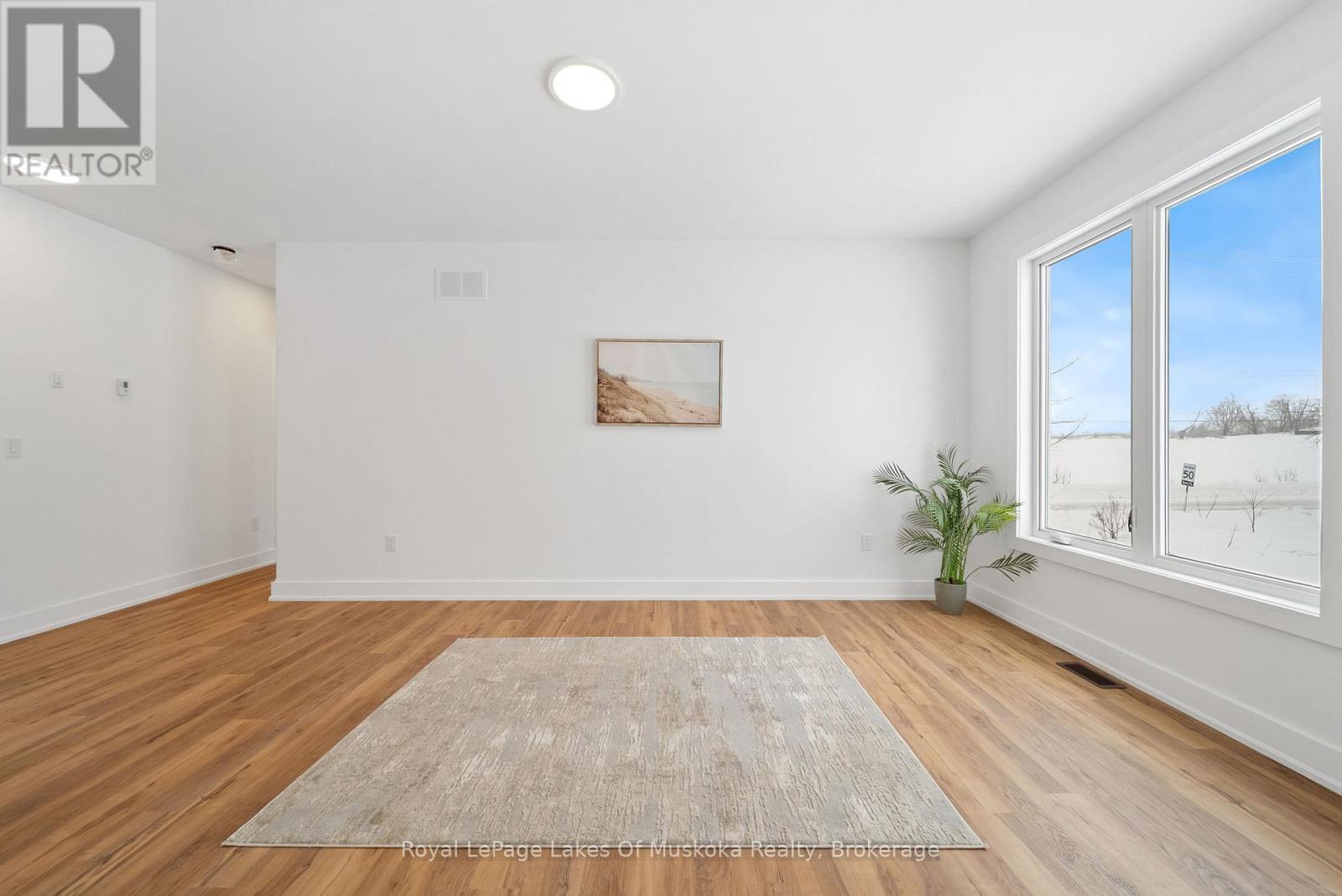 1 Meadow Acres Road, Oro-Medonte (Warminister), Ontario  L0K 2G1 - Photo 5 - S12716322