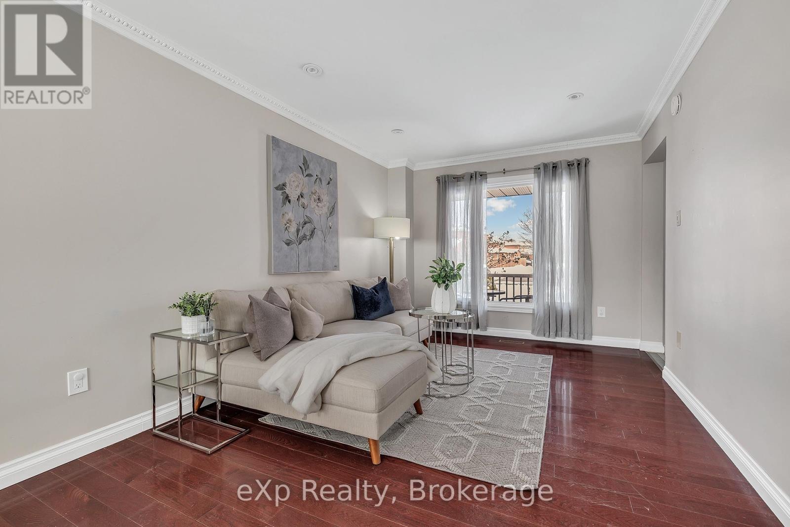 3390 Columbine Crescent, Mississauga, Ontario L5N 6A9 - Photo 4 - W12716284