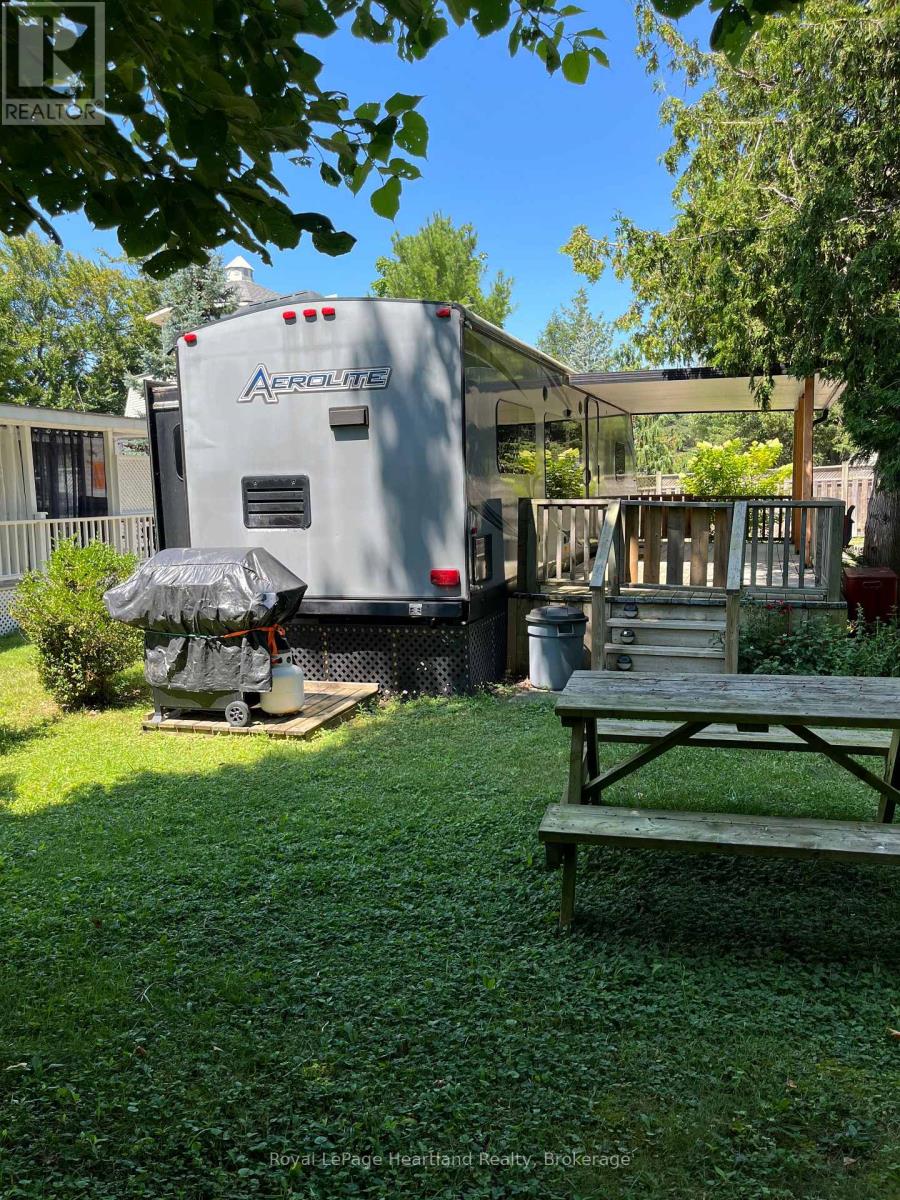 6 Lighthouse Cove Road, Bluewater, Ontario N0M 1G0 - Photo 10 - X12716280