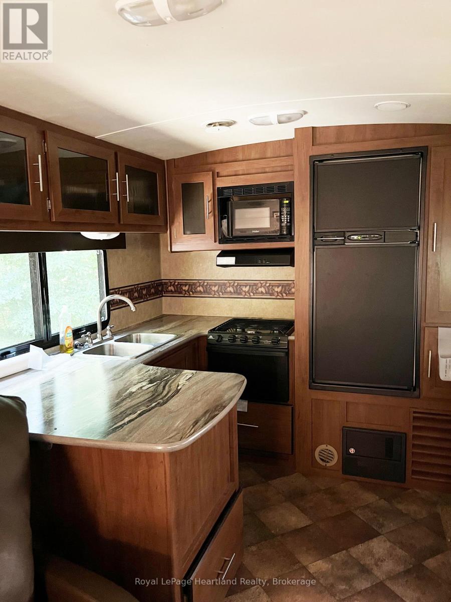 6 Lighthouse Cove Road, Bluewater, Ontario N0M 1G0 - Photo 2 - X12716280