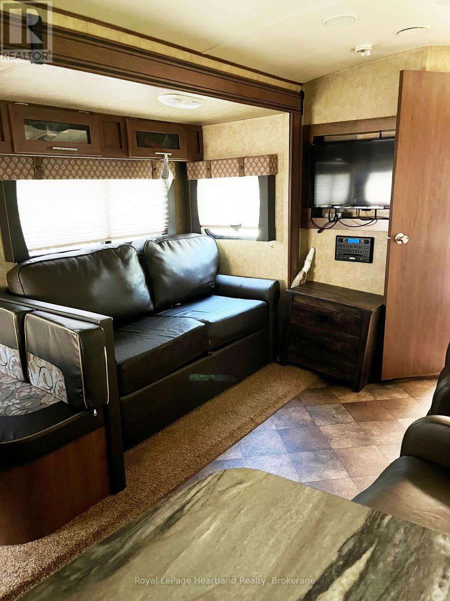 6 Lighthouse Cove Road, Bluewater, Ontario N0M 1G0 - Photo 3 - X12716280