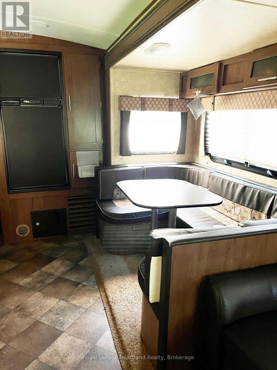 6 Lighthouse Cove Road, Bluewater, Ontario N0M 1G0 - Photo 5 - X12716280