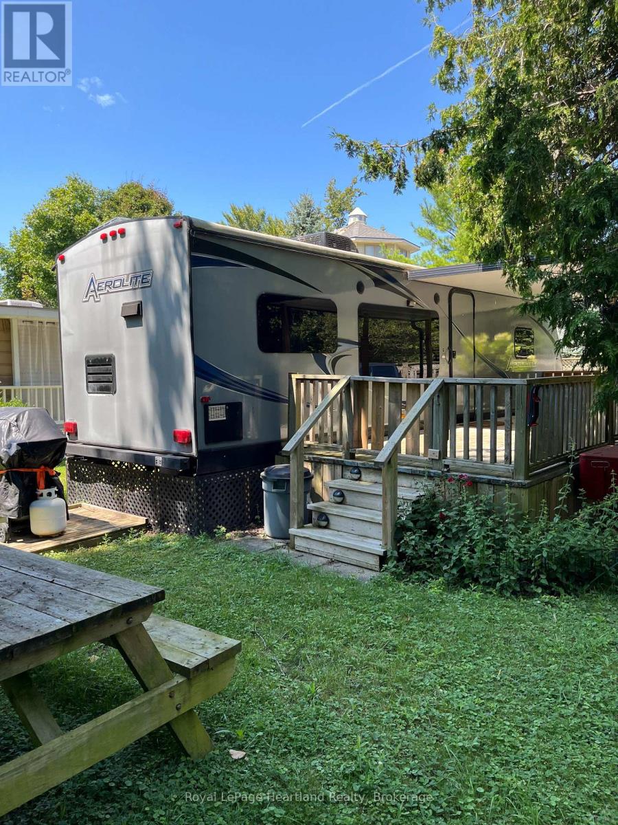 6 Lighthouse Cove Road, Bluewater, Ontario N0M 1G0 - Photo 9 - X12716280