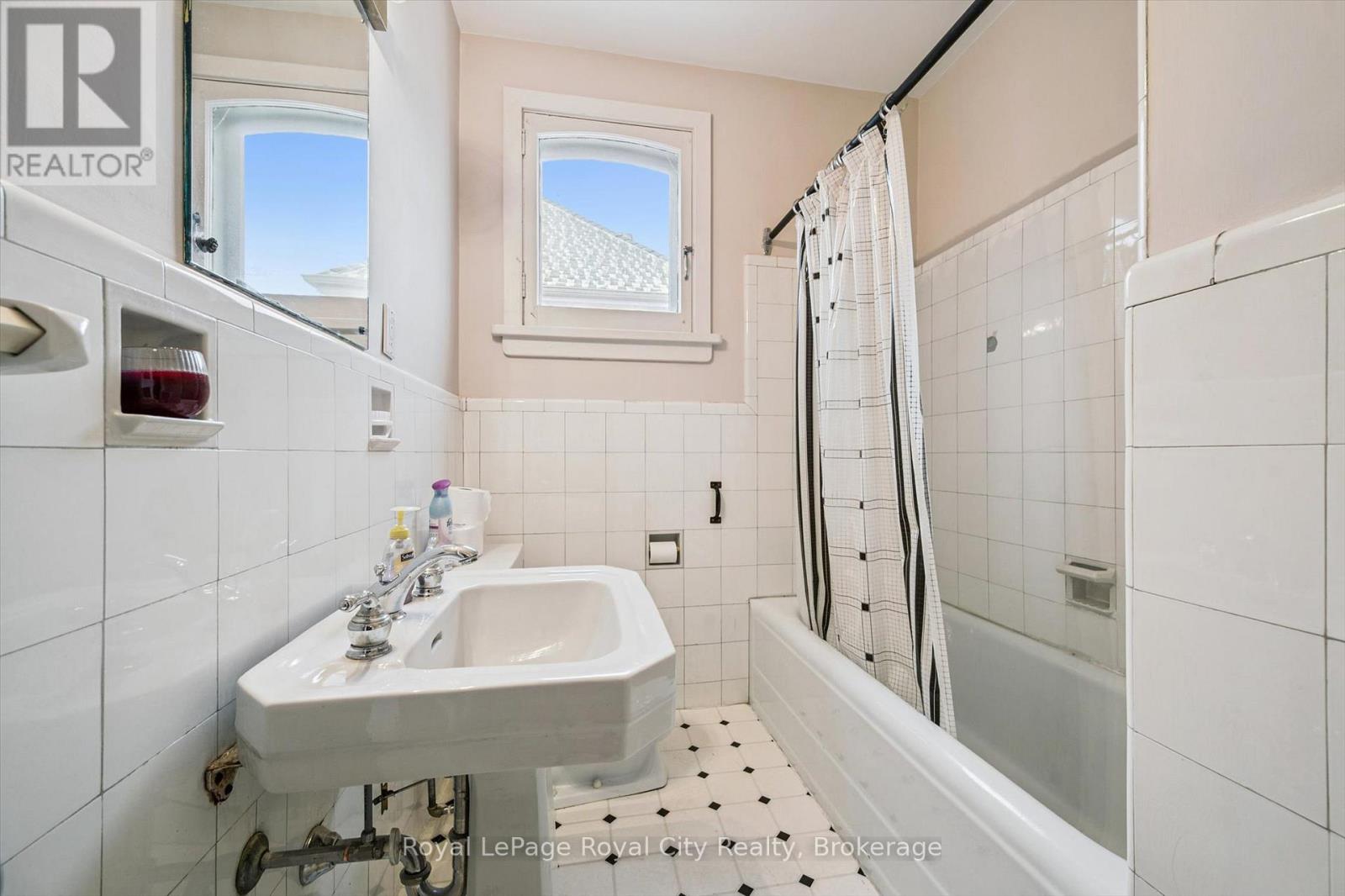 143 Norfolk Street, Guelph, Ontario  N1H 4J7 - Photo 39 - X12716492