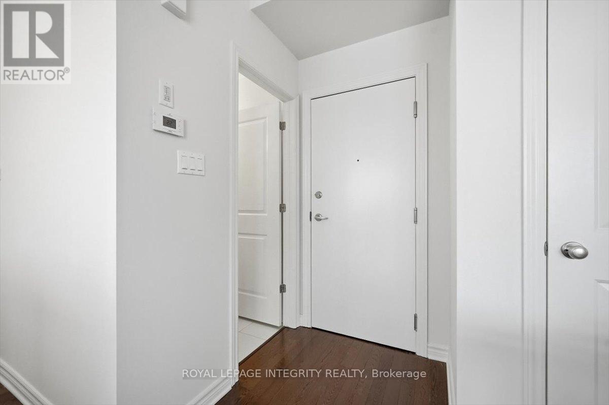 359 Axis Way, Ottawa, Ontario  K1W 0L7 - Photo 3 - X12716332