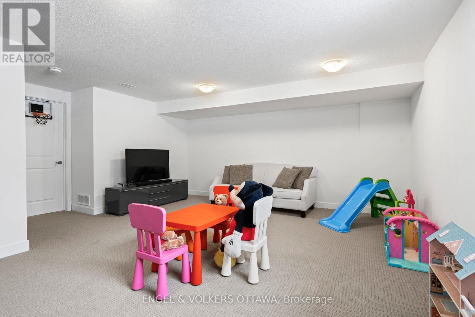 2038 Allegrini Terrace, Ottawa, Ontario  K2S 2S7 - Photo 38 - X12716344