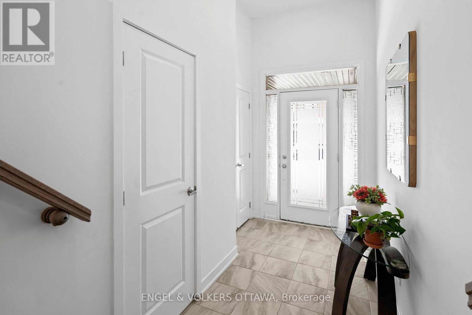 2038 Allegrini Terrace, Ottawa, Ontario  K2S 2S7 - Photo 4 - X12716344