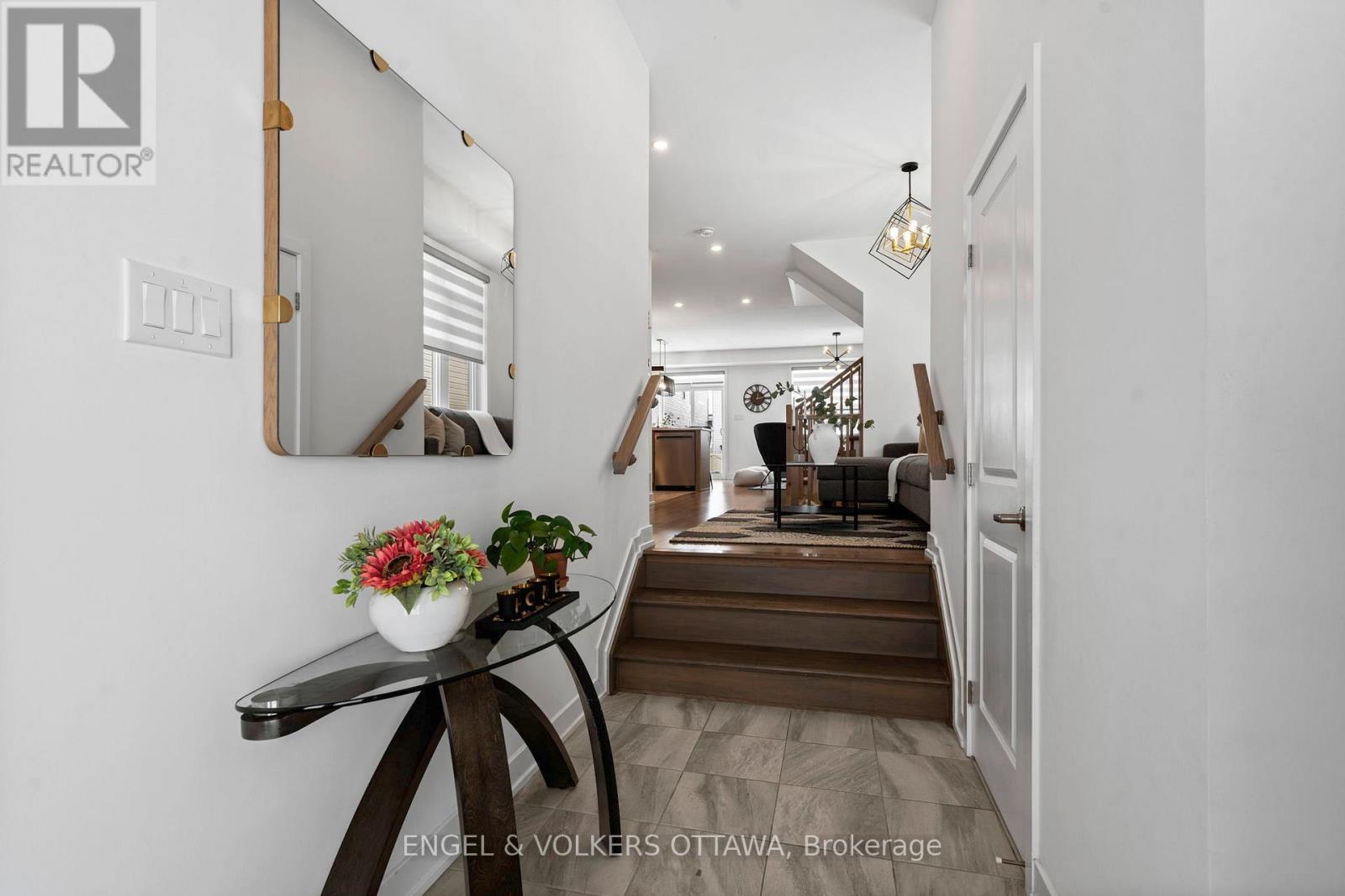 2038 Allegrini Terrace, Ottawa, Ontario  K2S 2S7 - Photo 5 - X12716344