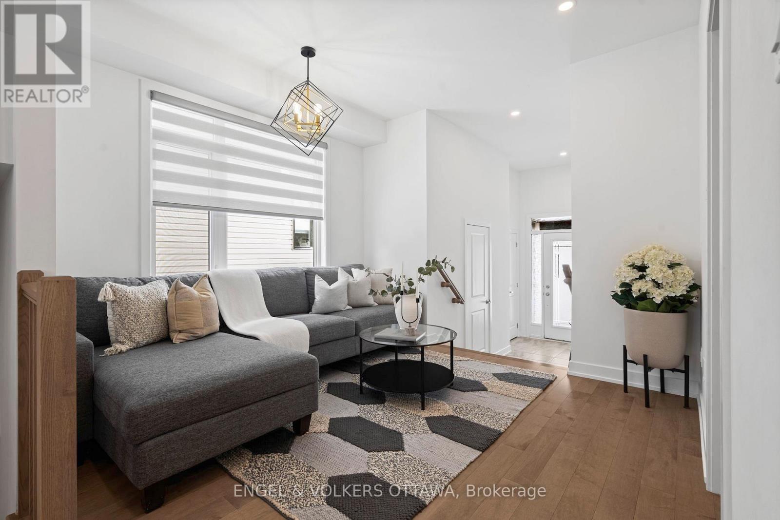 2038 Allegrini Terrace, Ottawa, Ontario  K2S 2S7 - Photo 7 - X12716344