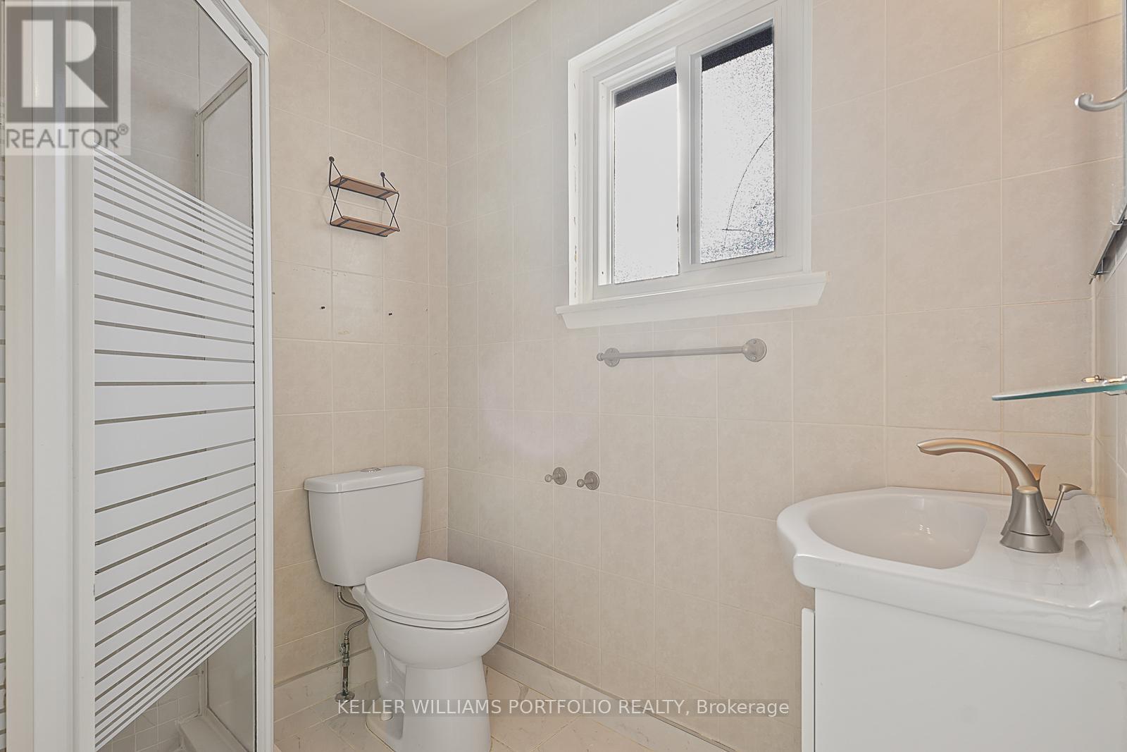 37 Banner Crescent, Ajax, Ontario  L1S 3S8 - Photo 18 - E12712494