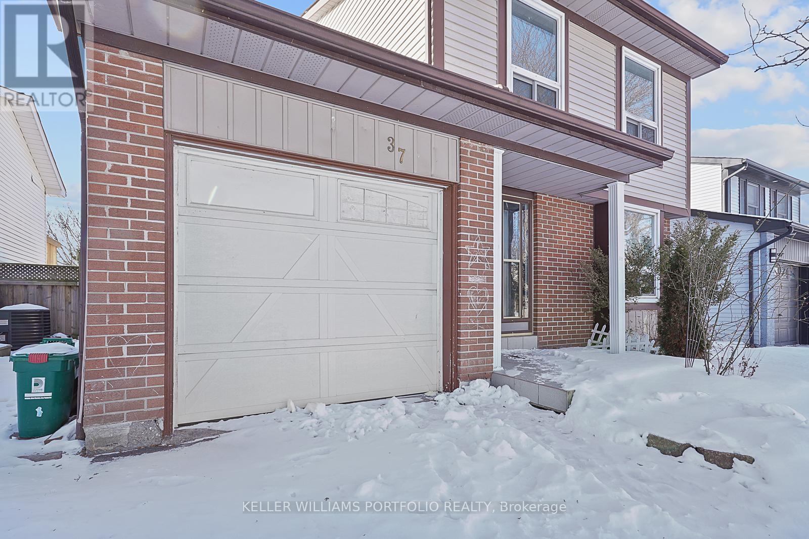 37 Banner Crescent, Ajax, Ontario  L1S 3S8 - Photo 4 - E12712494