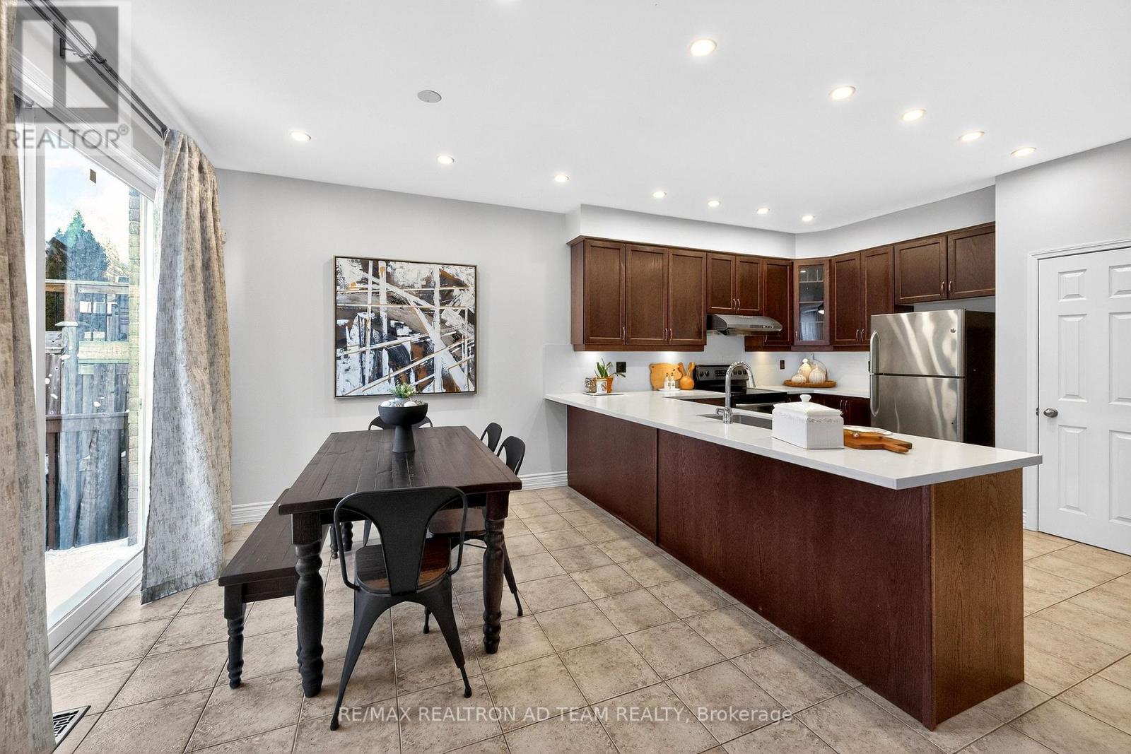 18 Byram Downs Street, Ajax, Ontario  L1Z 1R5 - Photo 9 - E12713072