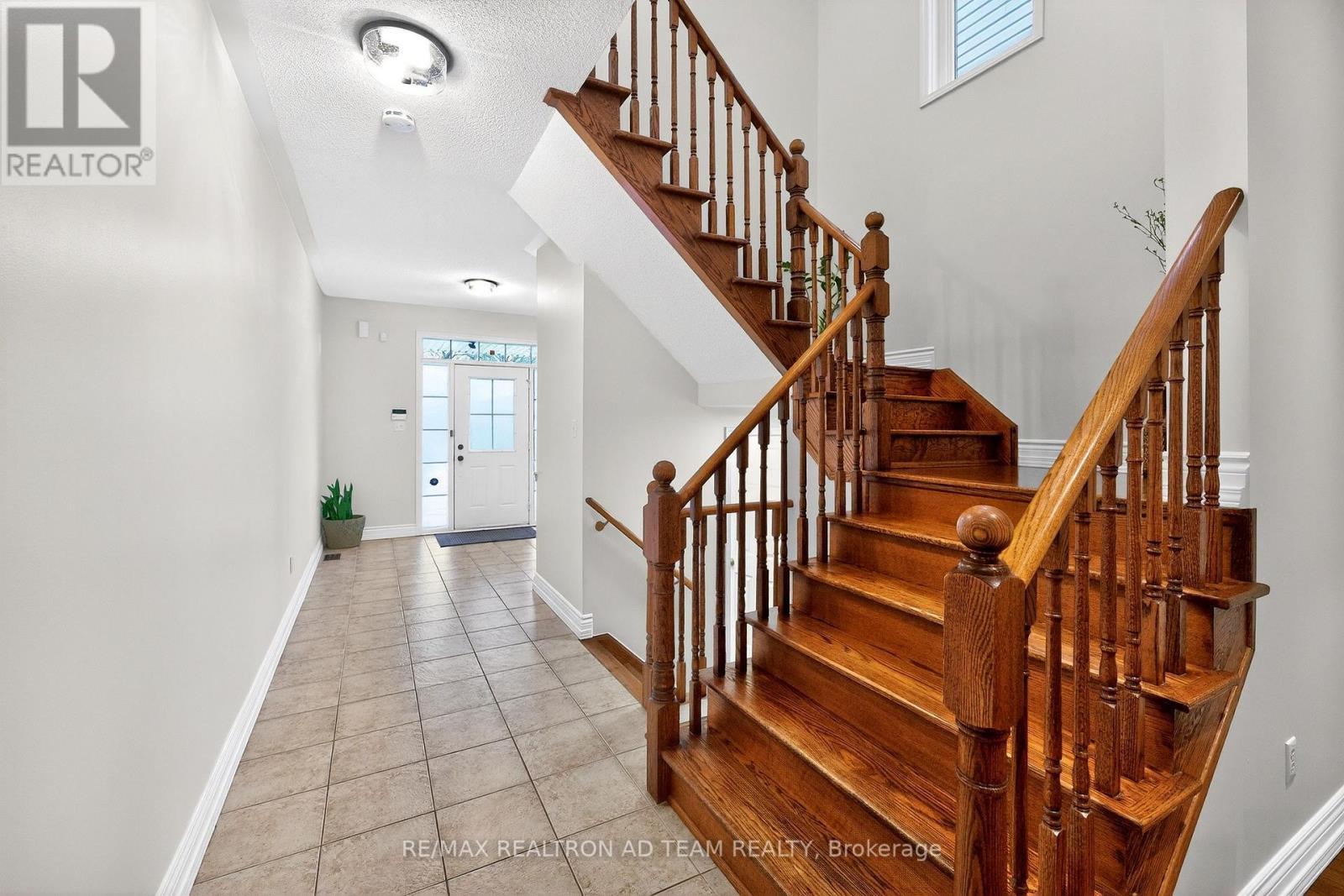 18 Byram Downs Street, Ajax, Ontario  L1Z 1R5 - Photo 4 - E12713072