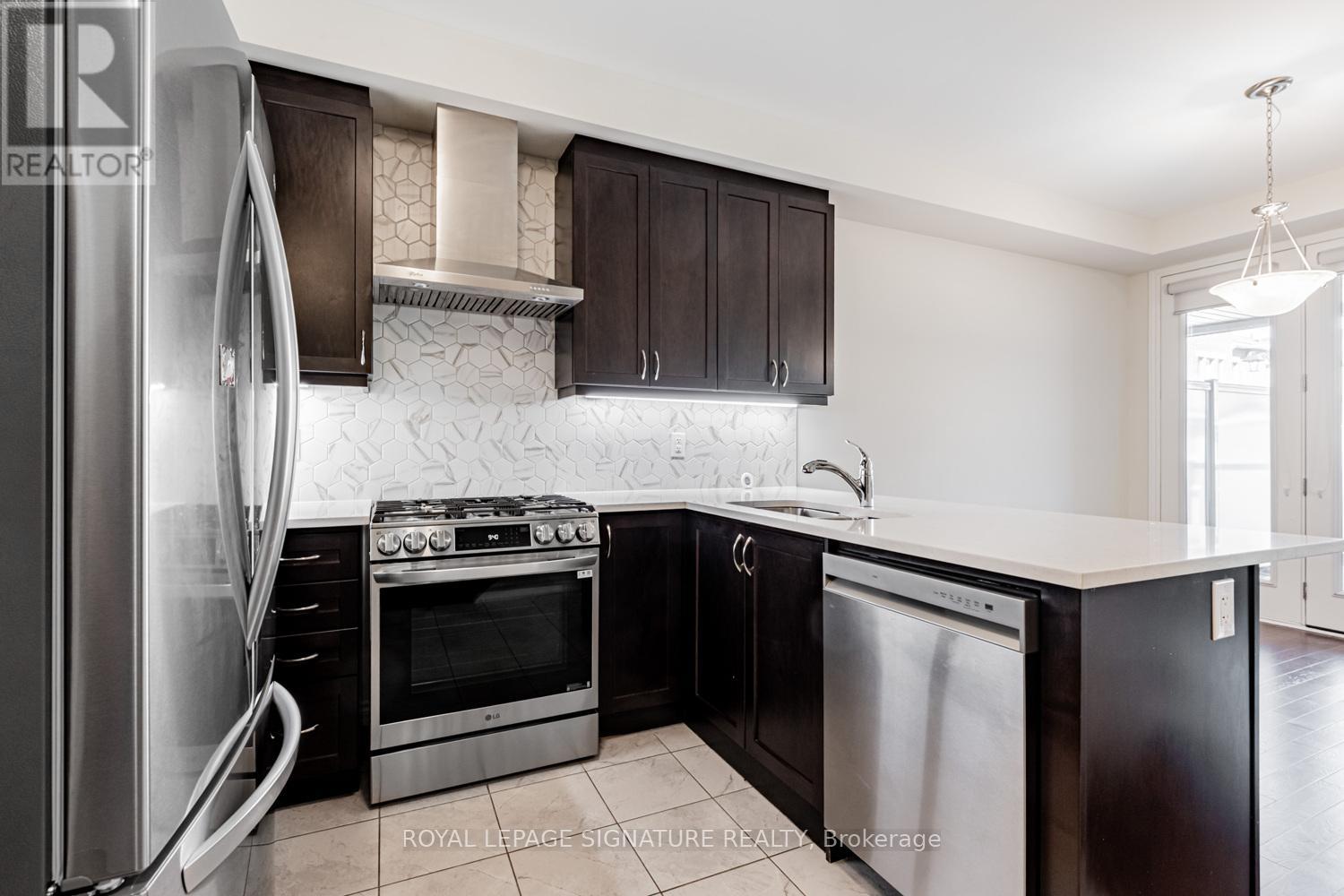 114 Thomas Frisby Jr Crescent, Markham, Ontario  L6C 3L2 - Photo 10 - N12716228