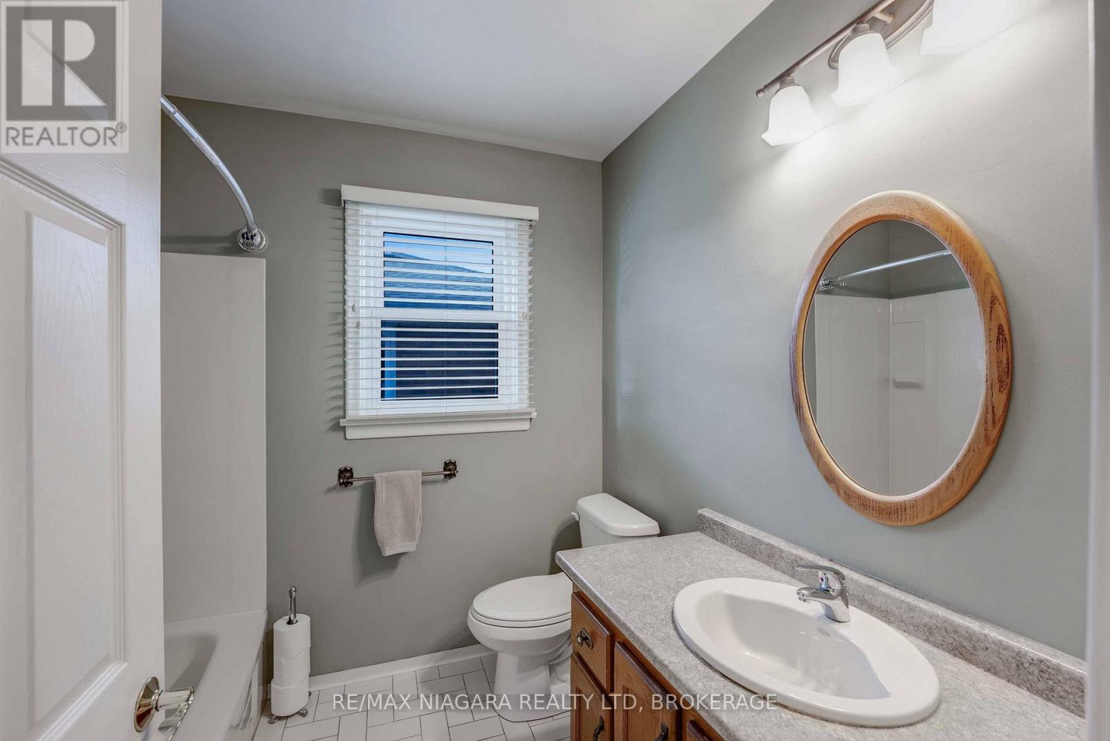 53 Metcalfe Street, Thorold, Ontario  L2V 3A2 - Photo 11 - X12716326