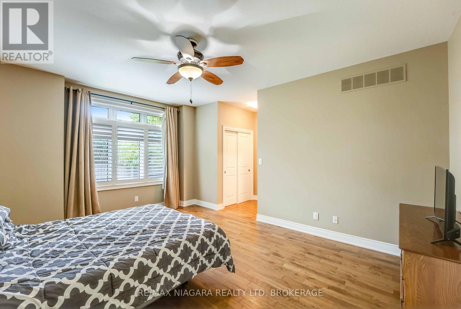 24 Emerald Common, St. Catharines, Ontario  L2M 0A7 - Photo 15 - X12716334