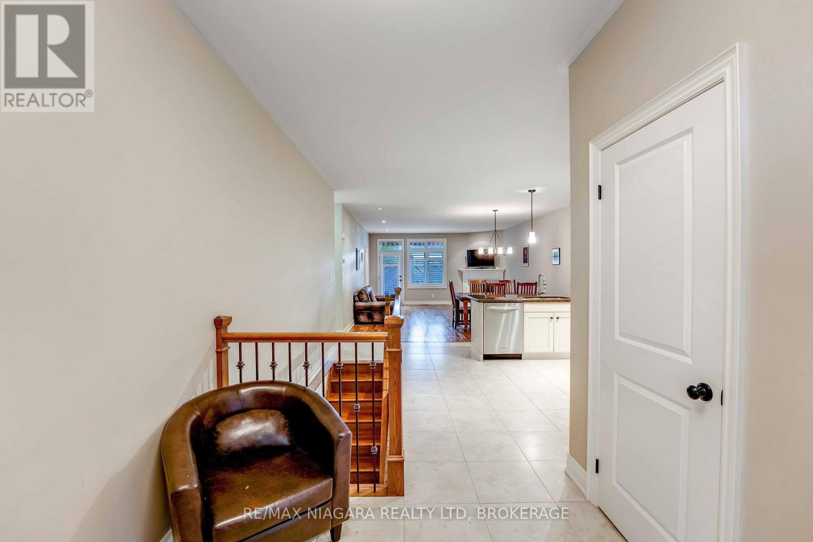 24 Emerald Common, St. Catharines, Ontario  L2M 0A7 - Photo 4 - X12716334