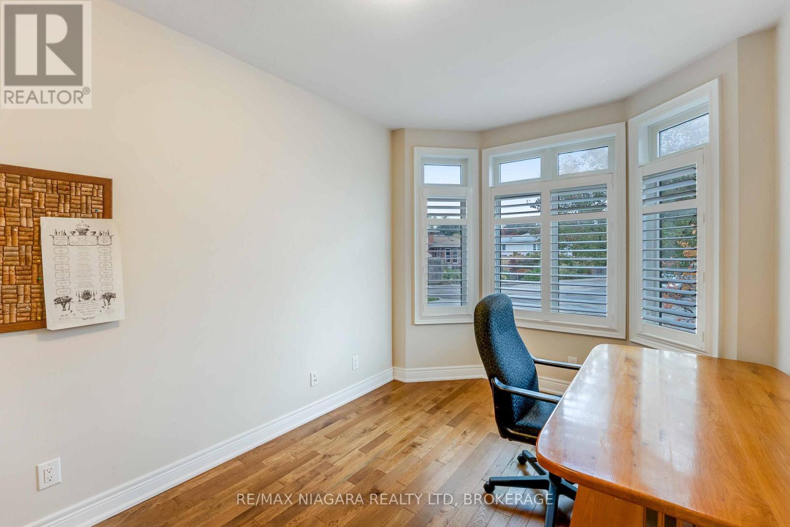 24 Emerald Common, St. Catharines, Ontario  L2M 0A7 - Photo 5 - X12716334