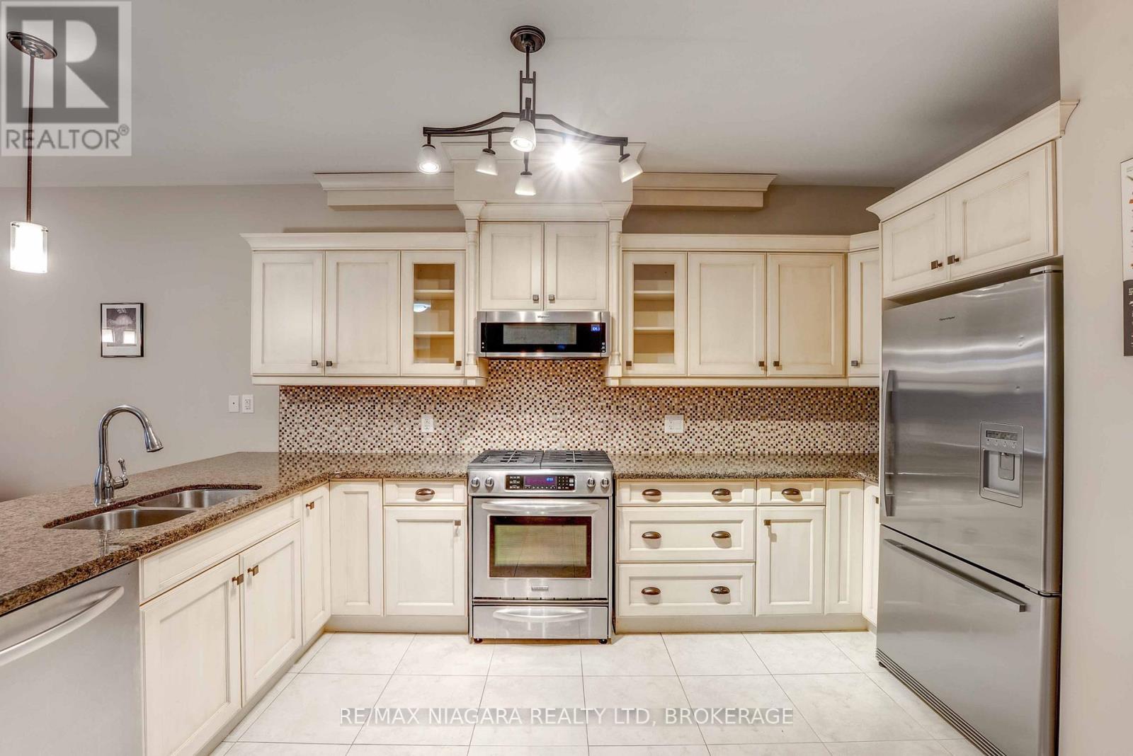 24 Emerald Common, St. Catharines, Ontario  L2M 0A7 - Photo 7 - X12716334