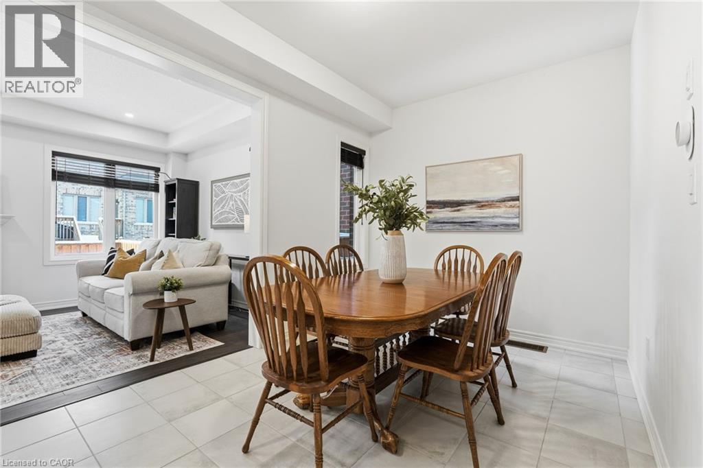 33 Mountain Heights Place, Waterdown, Ontario  L8B 1X7 - Photo 4 - 40796571