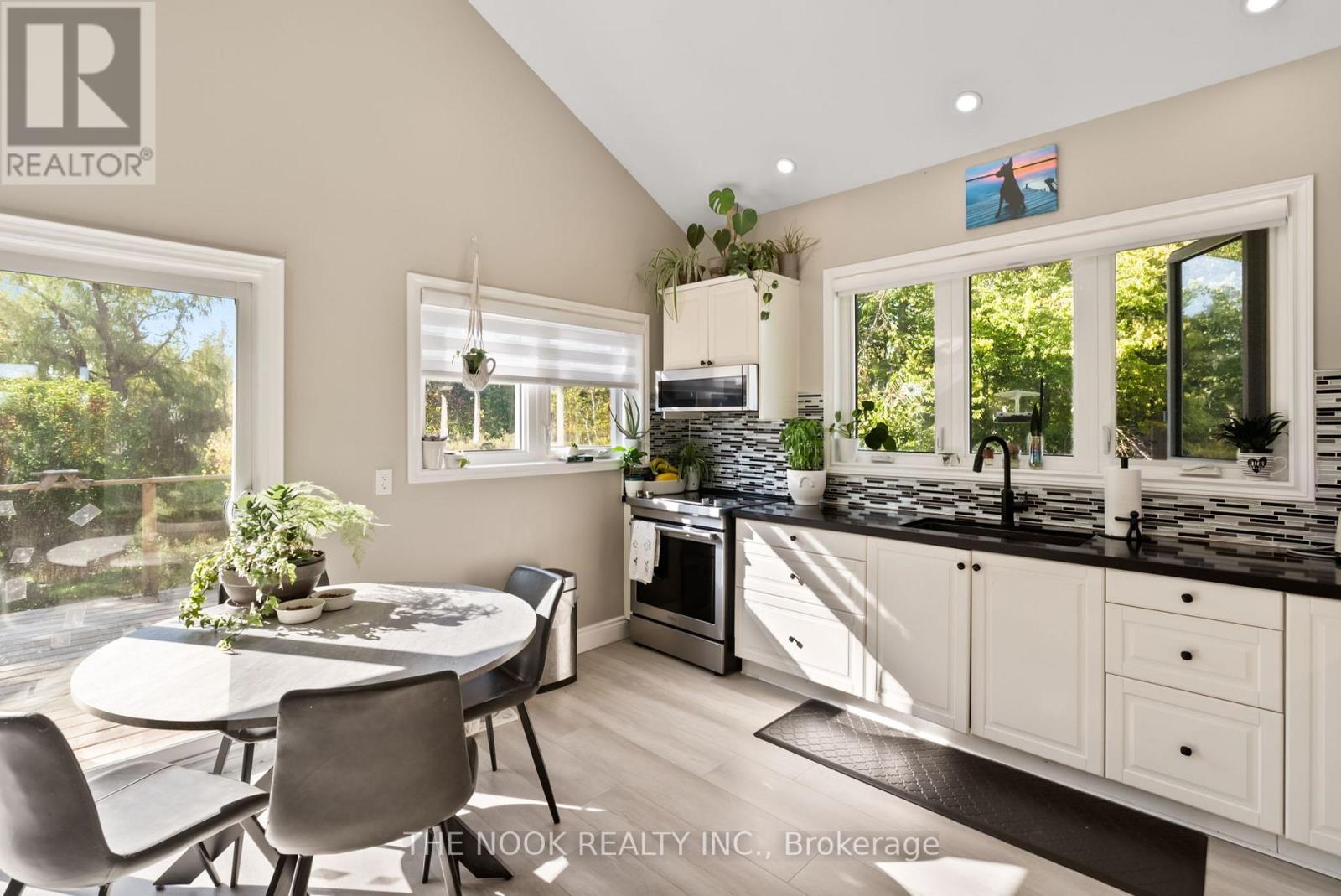 46 Mcguire Beach Road, Kawartha Lakes, Ontario  K0M 2B0 - Photo 11 - X12716380