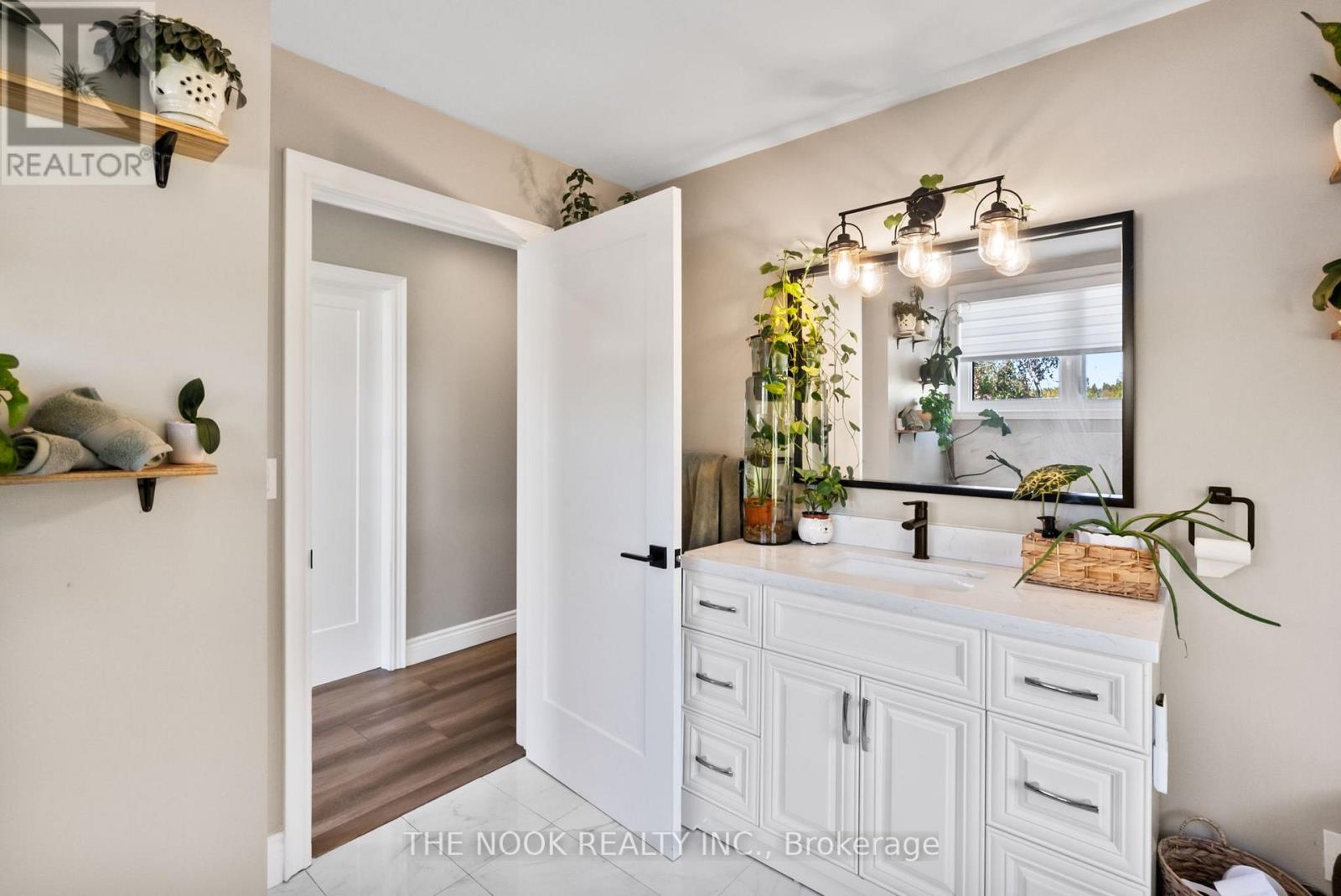 46 Mcguire Beach Road, Kawartha Lakes, Ontario  K0M 2B0 - Photo 14 - X12716380