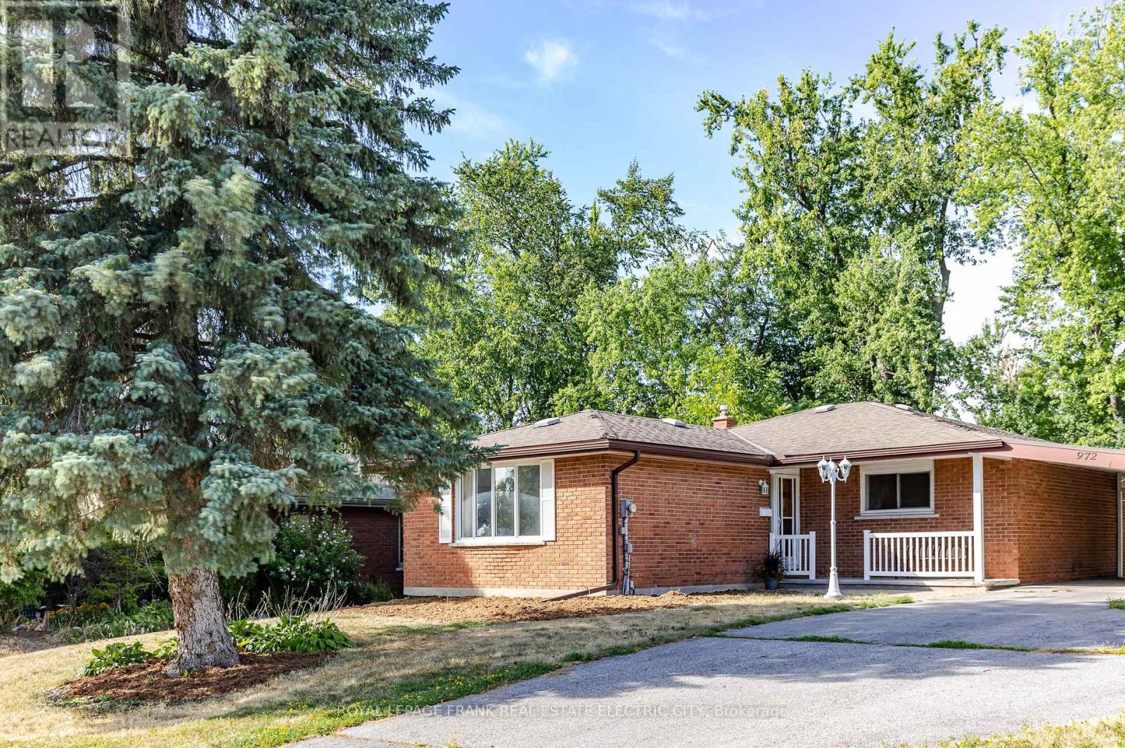 972 SOUTHLAWN DRIVE, Peterborough, Ontario