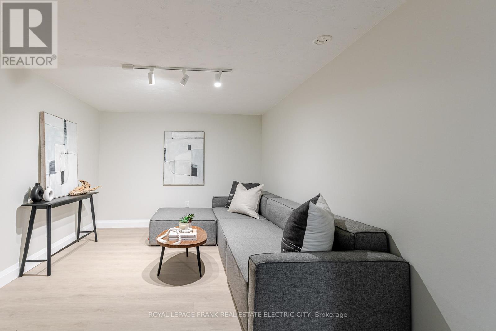 972 Southlawn Drive, Peterborough, Ontario K9J 1G2 - Photo 34 - X12716402