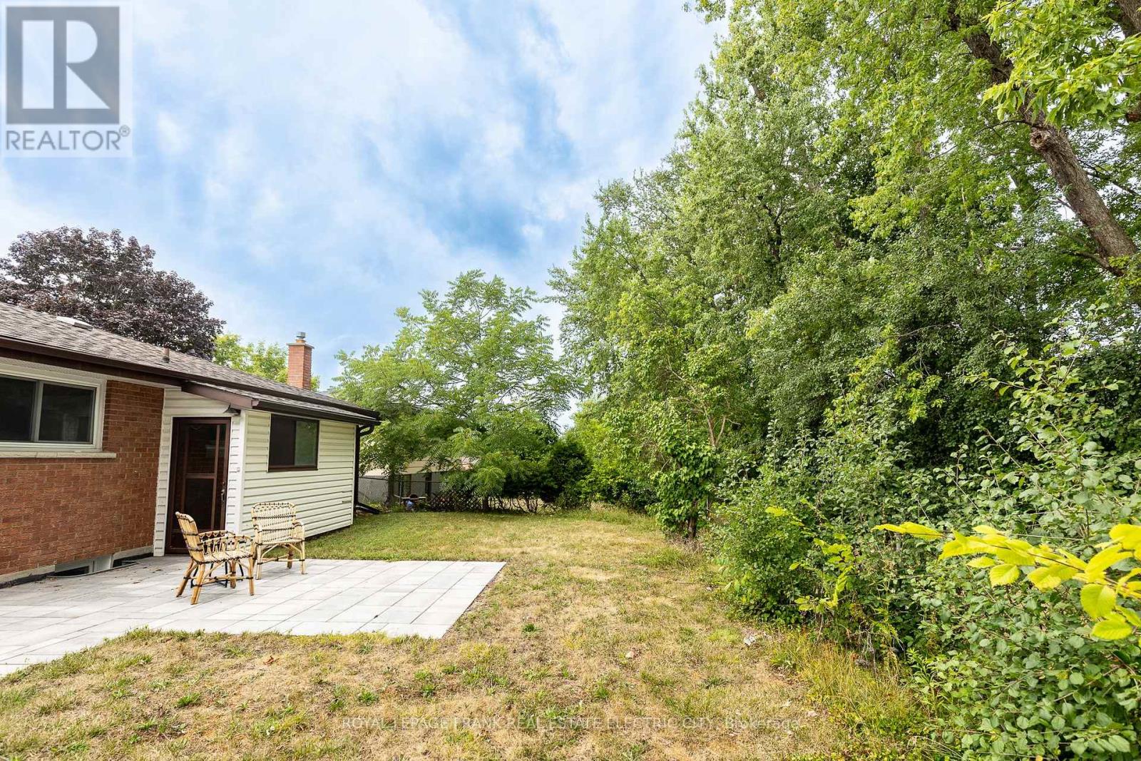 972 Southlawn Drive, Peterborough, Ontario K9J 1G2 - Photo 49 - X12716402