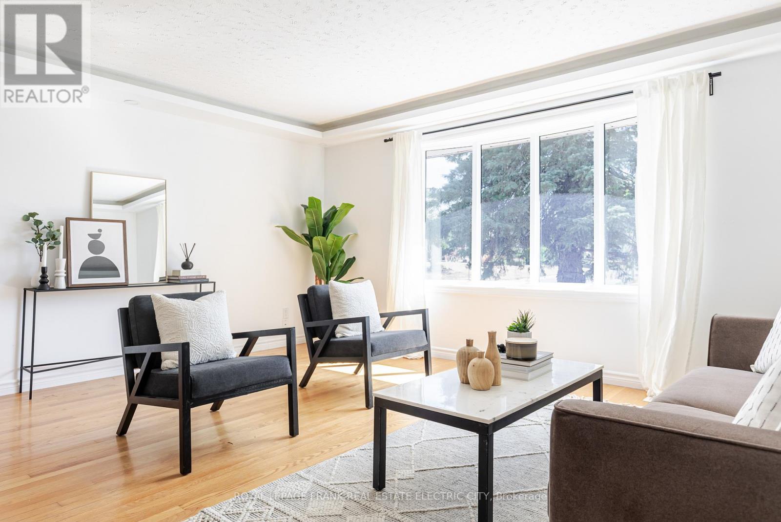 972 Southlawn Drive, Peterborough, Ontario K9J 1G2 - Photo 7 - X12716402