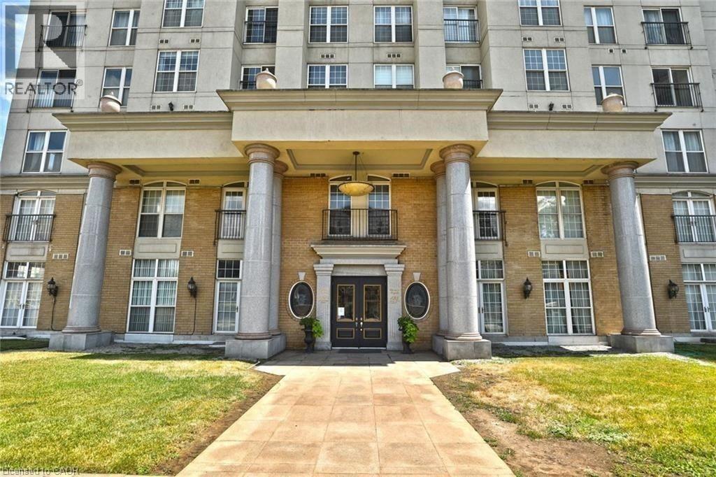 <div class="slider-price">$1,850 Monthly</div><p>135 James Street S Unit# 1505, Hamilton, Ontario</p>