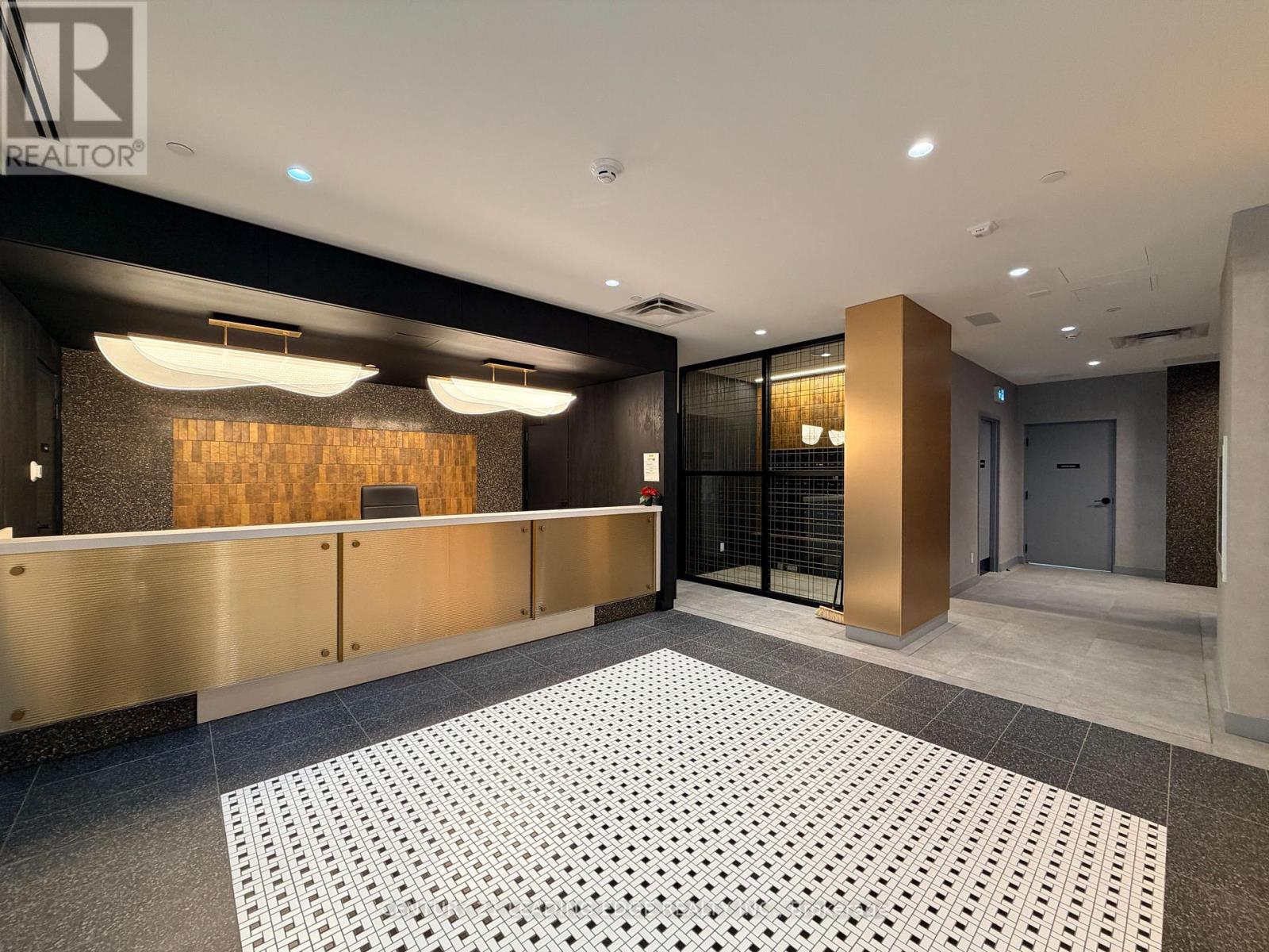 701 - 5 Lakeview Avenue, Toronto, Ontario  M6J 0H3 - Photo 2 - C12716264