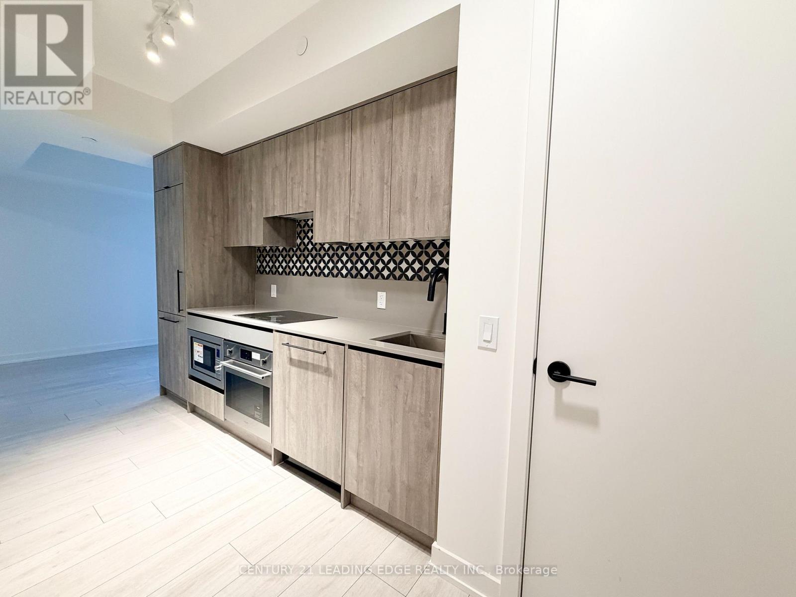 701 - 5 Lakeview Avenue, Toronto, Ontario  M6J 0H3 - Photo 8 - C12716264