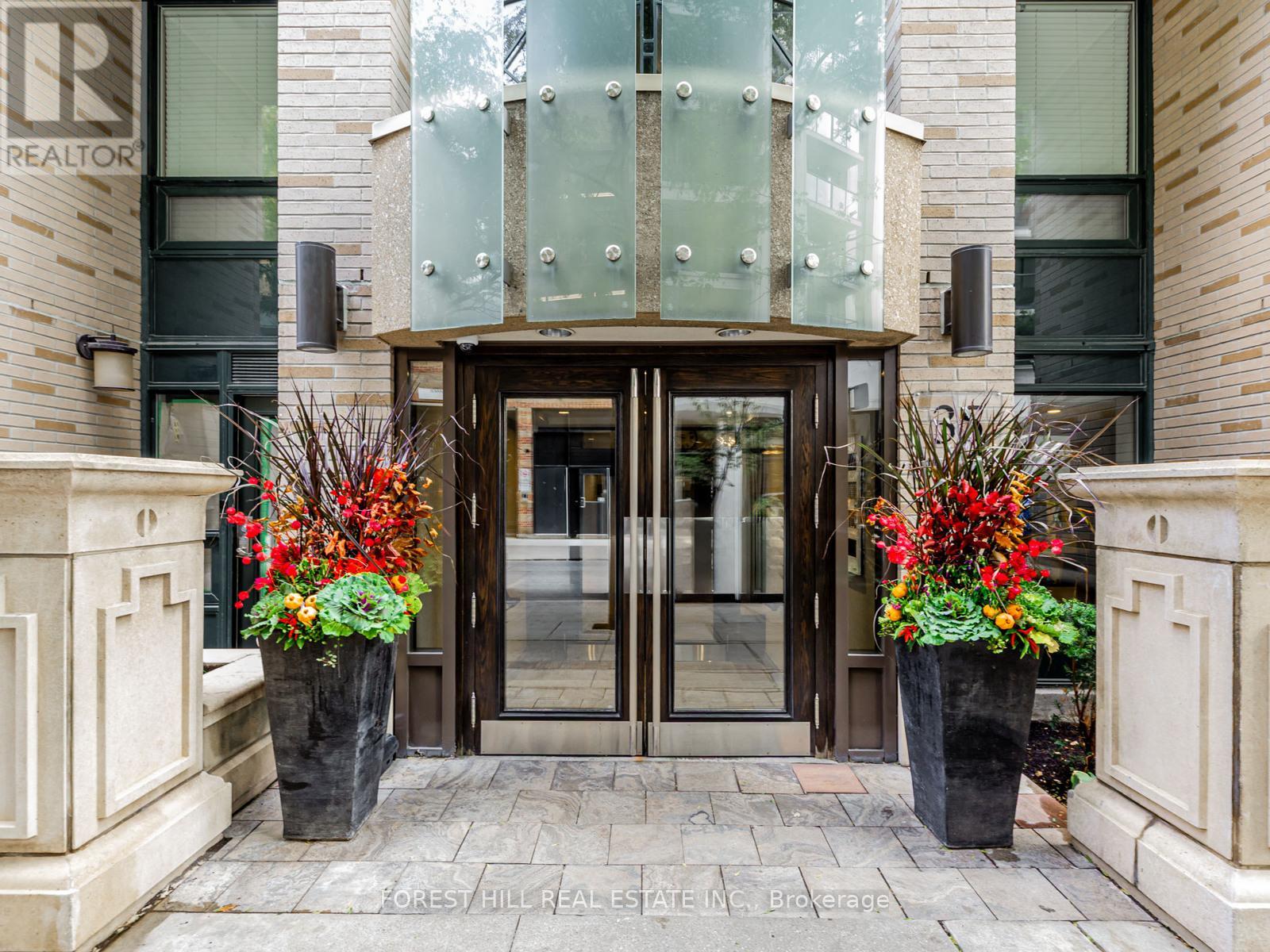 318 - 35 Hayden Street, Toronto, Ontario  M4Y 3C3 - Photo 2 - C12716348