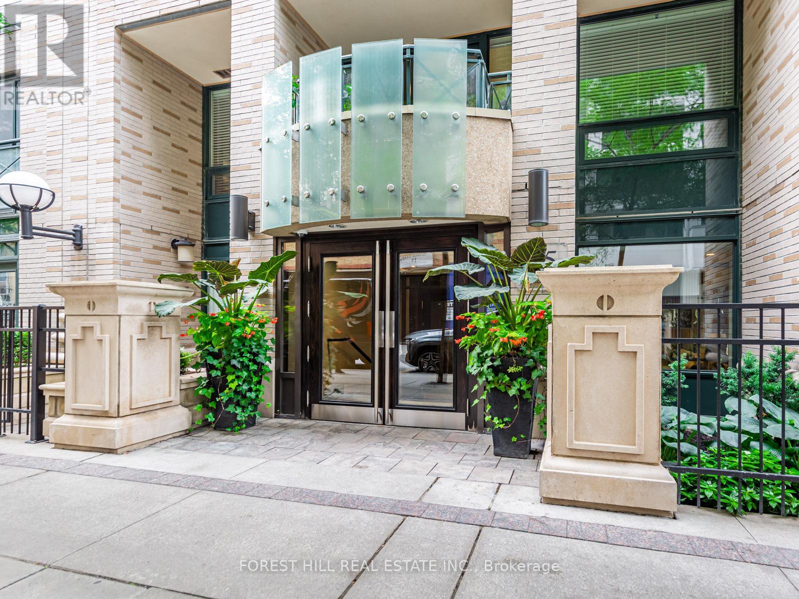 318 - 35 Hayden Street, Toronto, Ontario  M4Y 3C3 - Photo 3 - C12716348