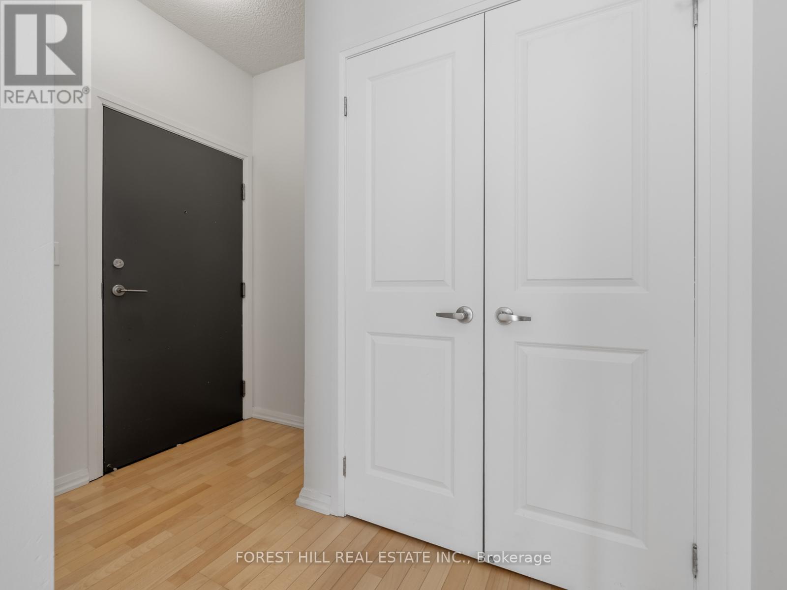 318 - 35 Hayden Street, Toronto, Ontario  M4Y 3C3 - Photo 5 - C12716348