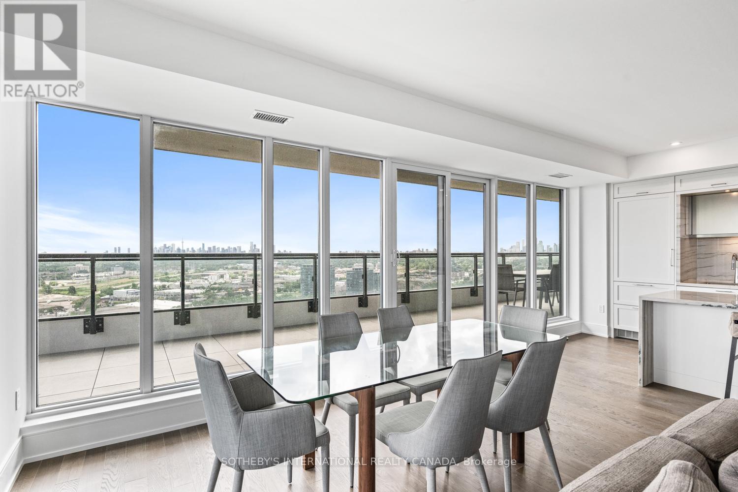 2909 - 30 Inn On The Park Drive, Toronto, Ontario  M3C 0P7 - Photo 6 - C12716370